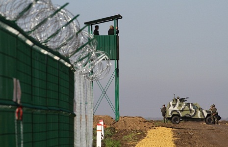 Ukraine to build wall to reinforce border with Russia in 4 years 